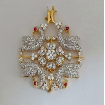 Gold regal diamond pendants
